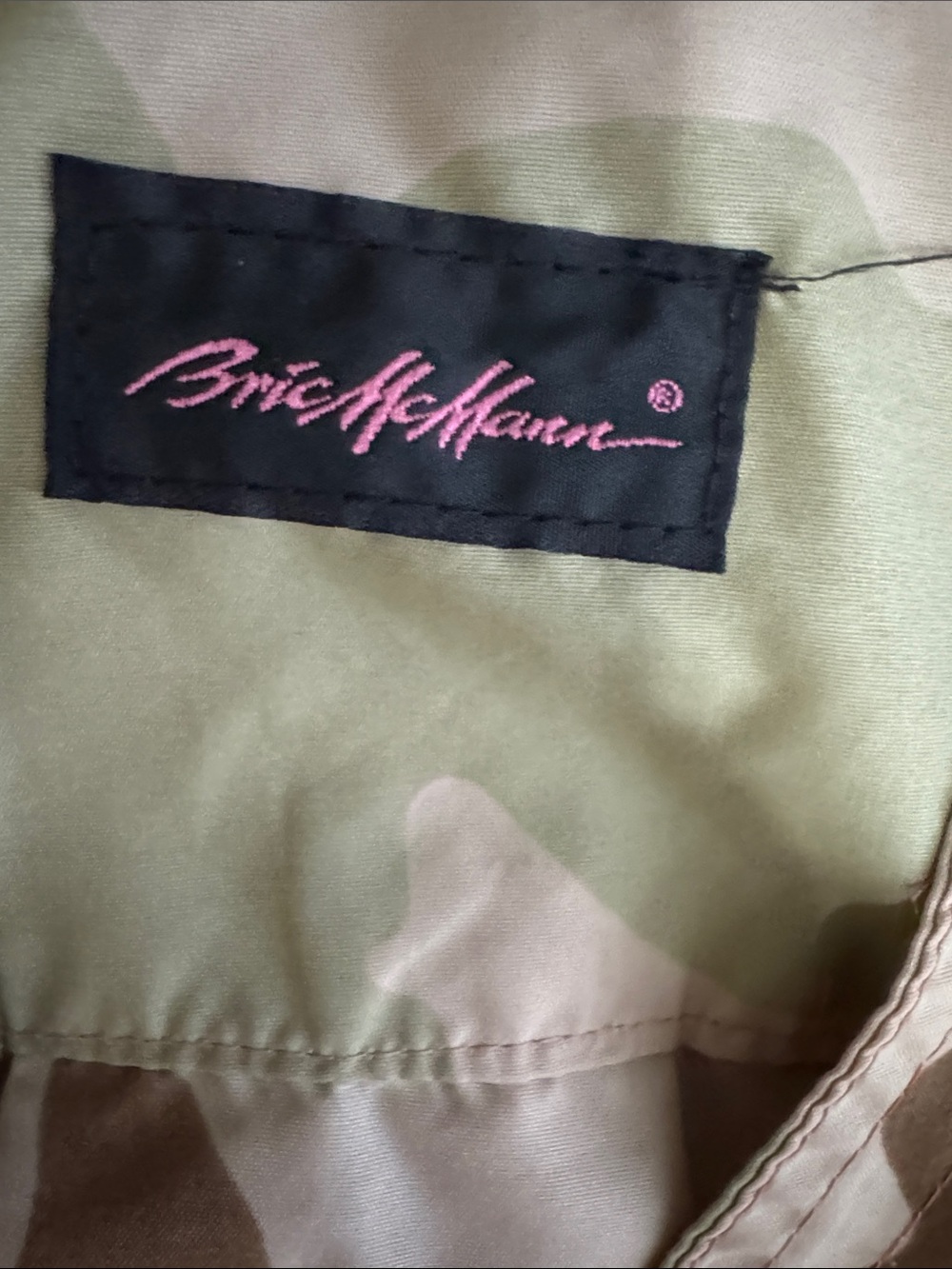 Sleeveless Desert Camo Utility Vest - Picture 11 of 11